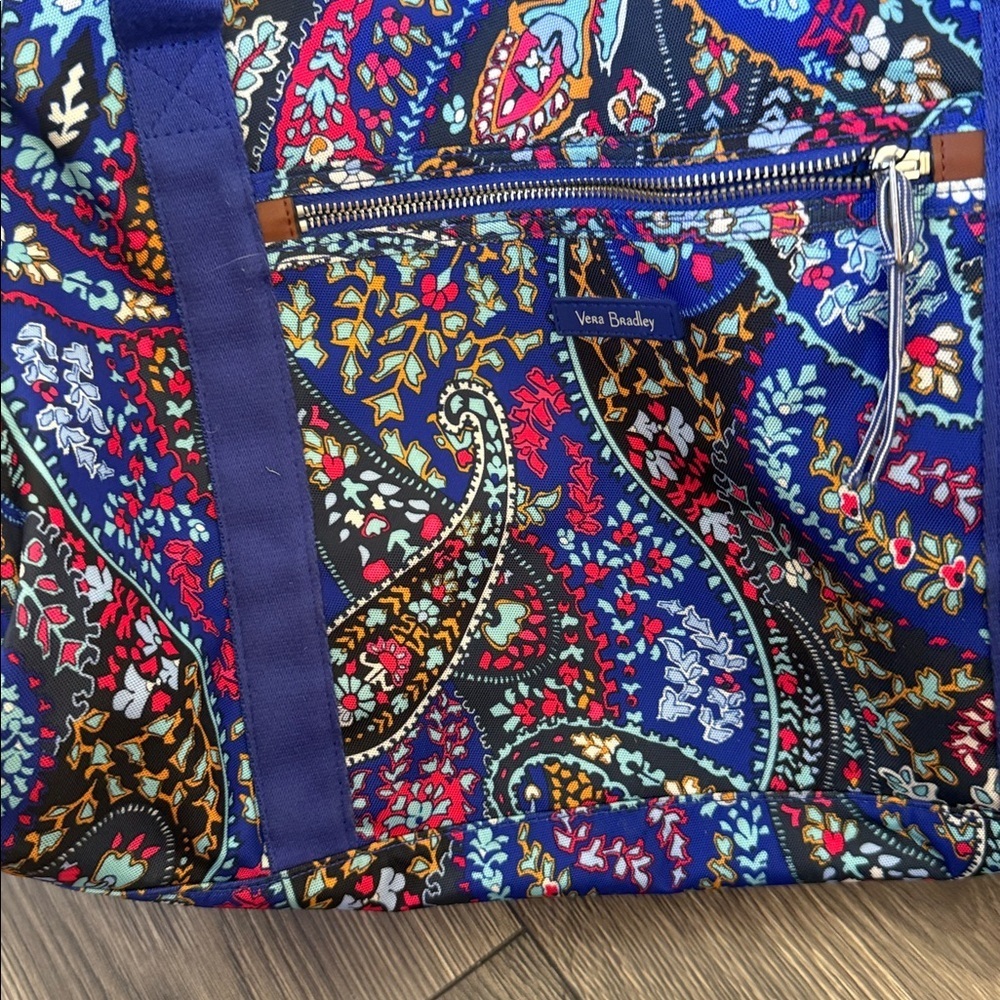 Vera Bradley large travel duffel bag in the Katalina Blues pattern - Picture 3 of 13